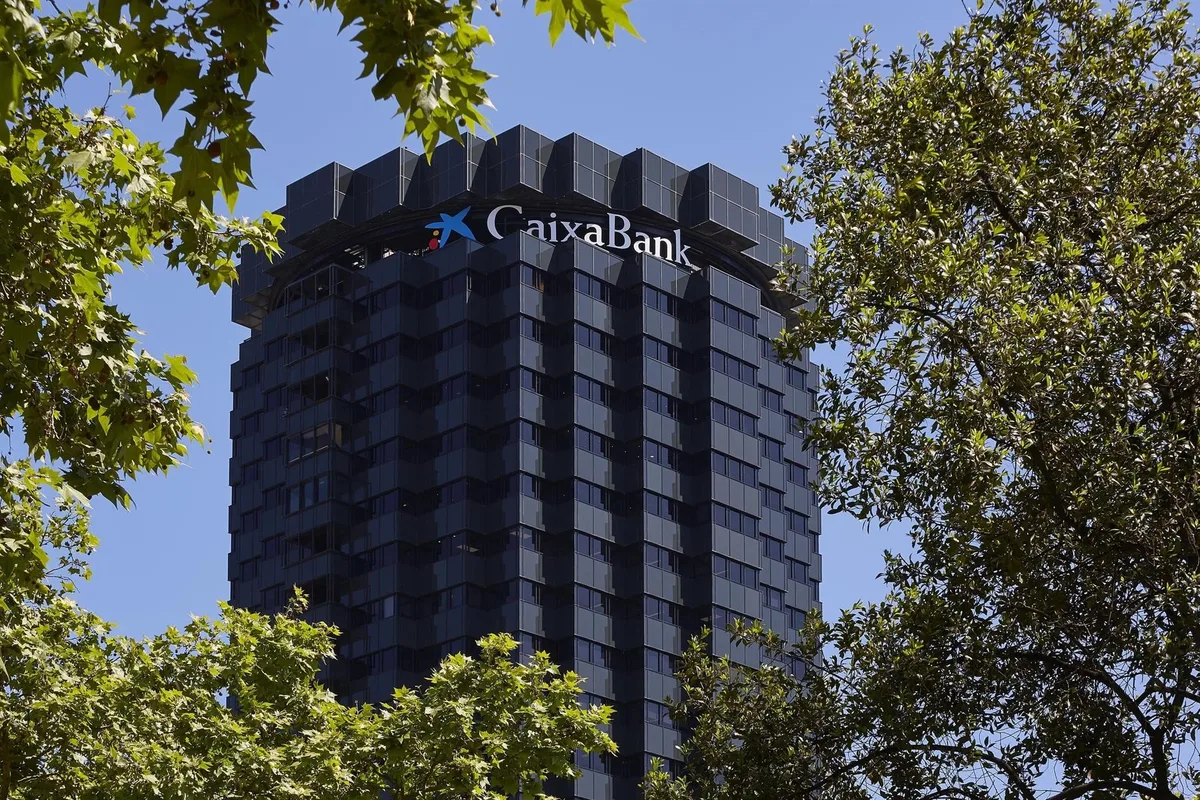 CaixaBank ejecuta el 54% de su programa de recompra de 500 millones