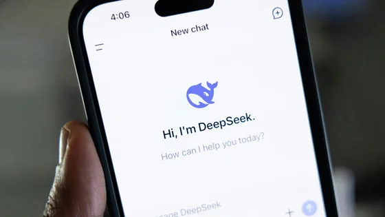 DeepSeek V4 Flashはベンチマークスコアは高いが実際のタスクでは苦戦しているという指摘、オーケストレーションに課題