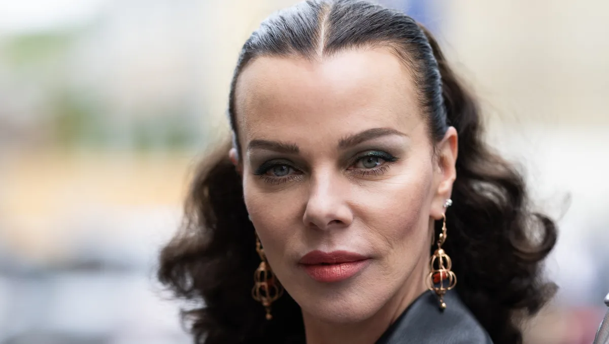 ‘Entourage’ Creator Doug Ellin Denies Debi Mazar’s “Disgusting” Claim About Being Fat-Shamed On HBO Series After Giving Birth