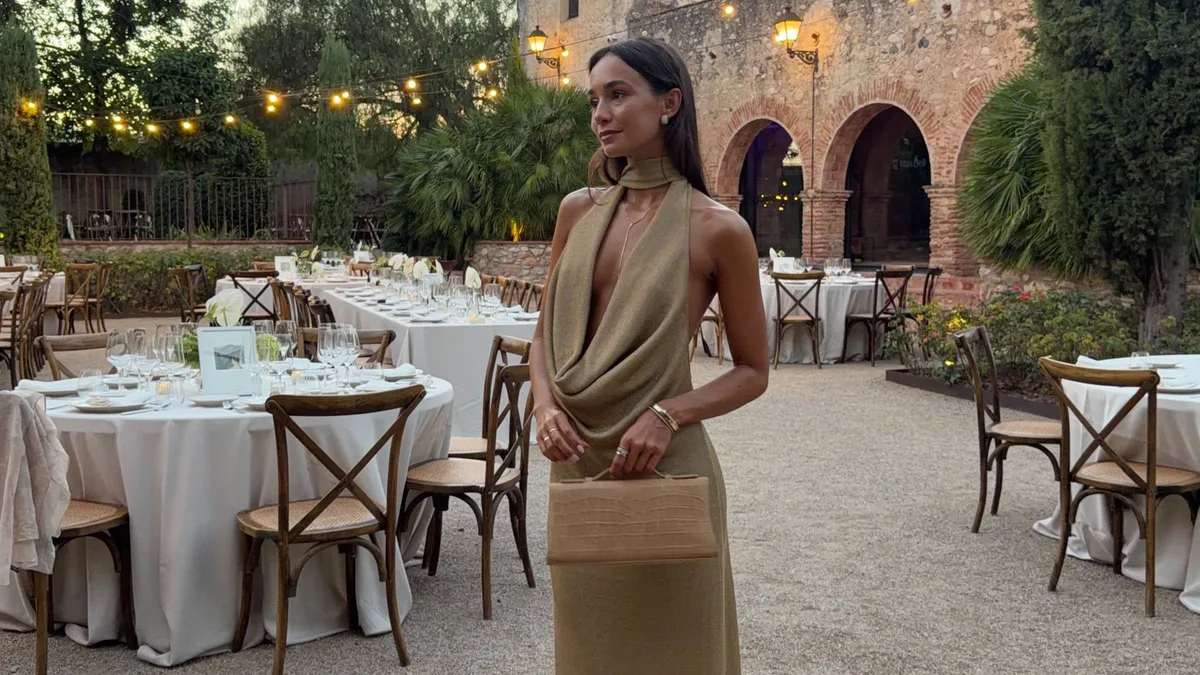 Vestidos vintage, total looks y complementos joya: 9 invitadas que serán mi inspiración este otoño