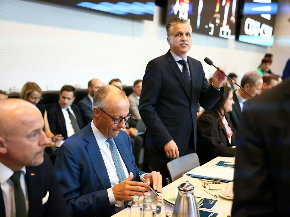Bundestag: Die Abgeordneten sind sauer, aber vorerst schonen sie den Kanzler