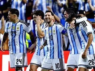 Pour rendre hommage à Lionel Messi, les rencontres en Argentine seront interrompues à la 10e minute
