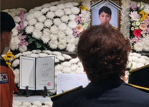 "메뚜기 잡으러가자"…지켜지지 못한 소방관 아빠의 약속