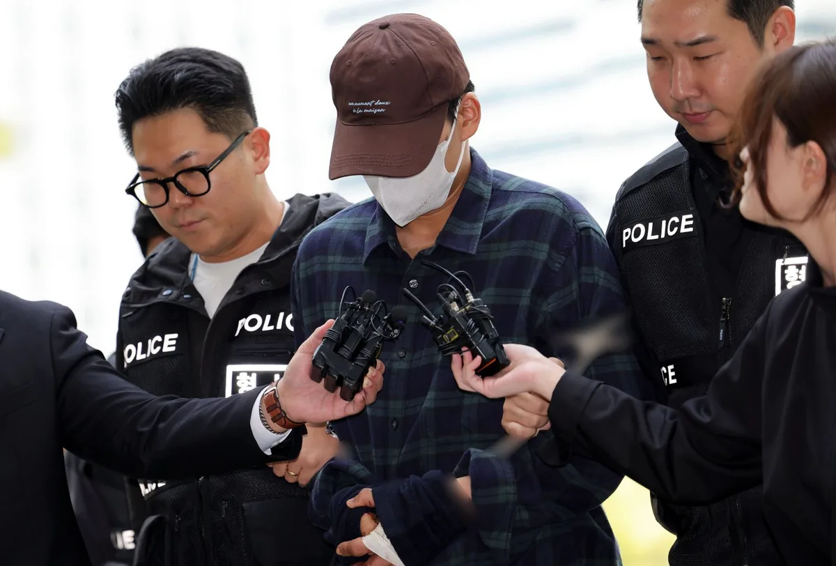 ‘장모 살해 후 아내 납치’ 20대 구속 심사 출석…‘묵묵부답’