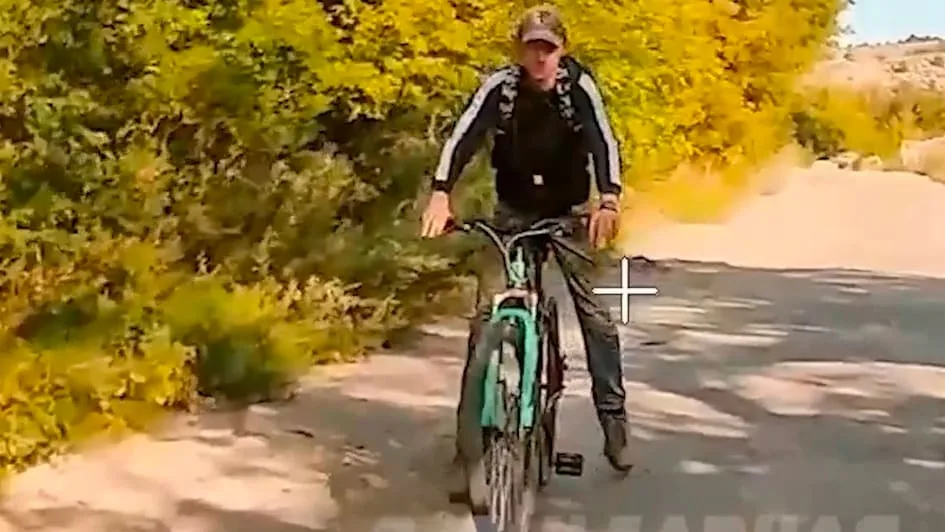 Weiterer Angriff auf Zivilisten? - Russen-Drohne attackiert Radfahrer