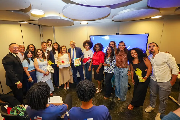 Estudantes do Arenoso levam poesia e música ao Tribunal de Contas da Bahia