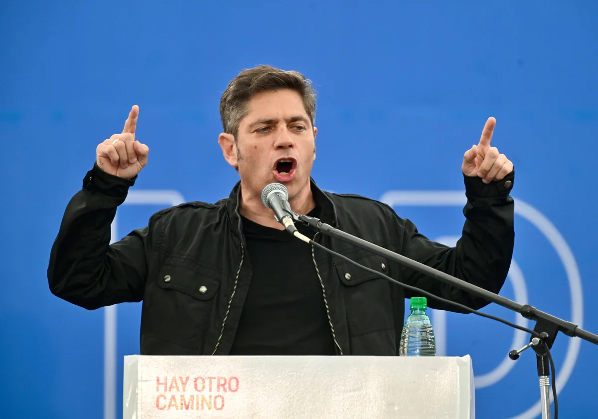 Axel Kicillof cierra un acto con olor a candidatura y un mensaje a la interna: “No me interesa una construcción a control remoto”