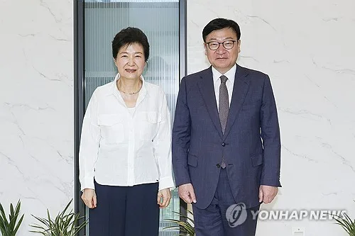 '화합' 앞세워 보폭 넓히는 정점식…朴 이어 내주 MB 예방