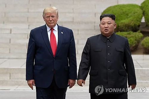 WSJ "트럼프, 이르면 올가을 김정은과 정상회담 추진"