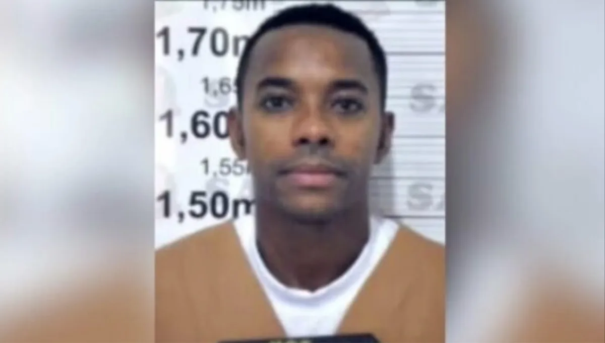 Robinho ganha mais uma redução de pena por trabalho e estudos em menos de um ano