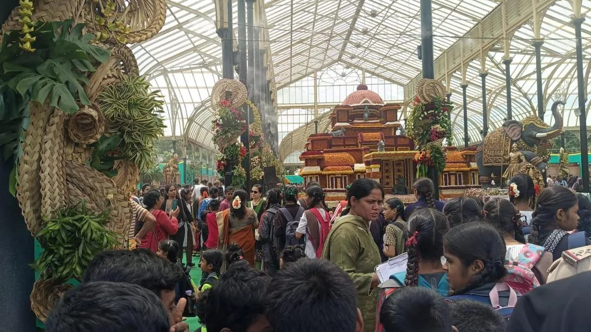 Lalbagh flower show in Bengaluru draws 2.01 lakh visitors on Independence Day
