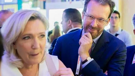 Marine Le Pen se sépare de son conseiller économique dans la course pour l'élection présidentielle