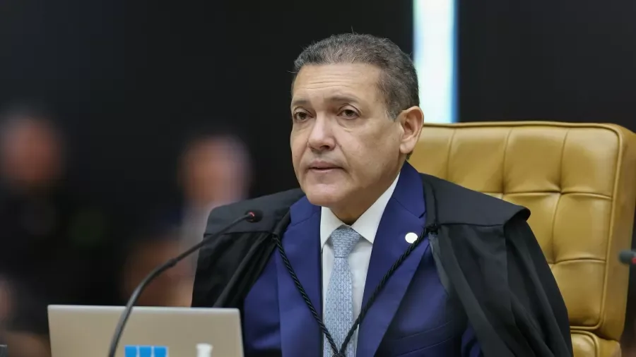 Nunes Marques revoga liberação e trava 'Exército do Lula'