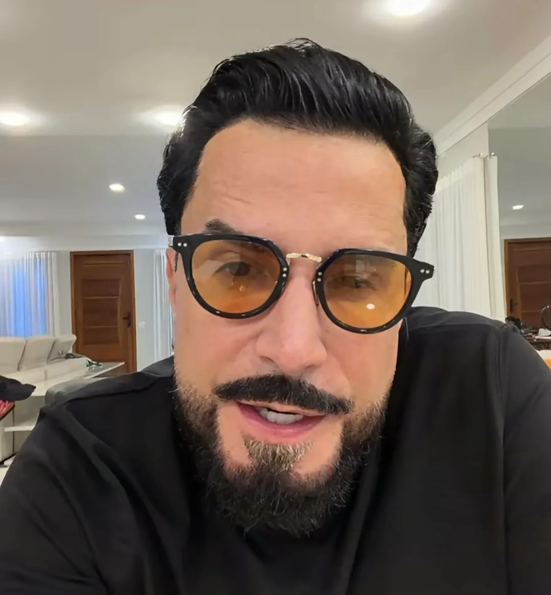 Latino nega que tenha pego animais de estimação da ex-noiva