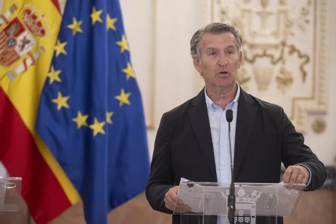 Feijóo afronta el curso con el objetivo de naturalizar la alianza con Vox y de movilizar a los alcaldes para las elecciones