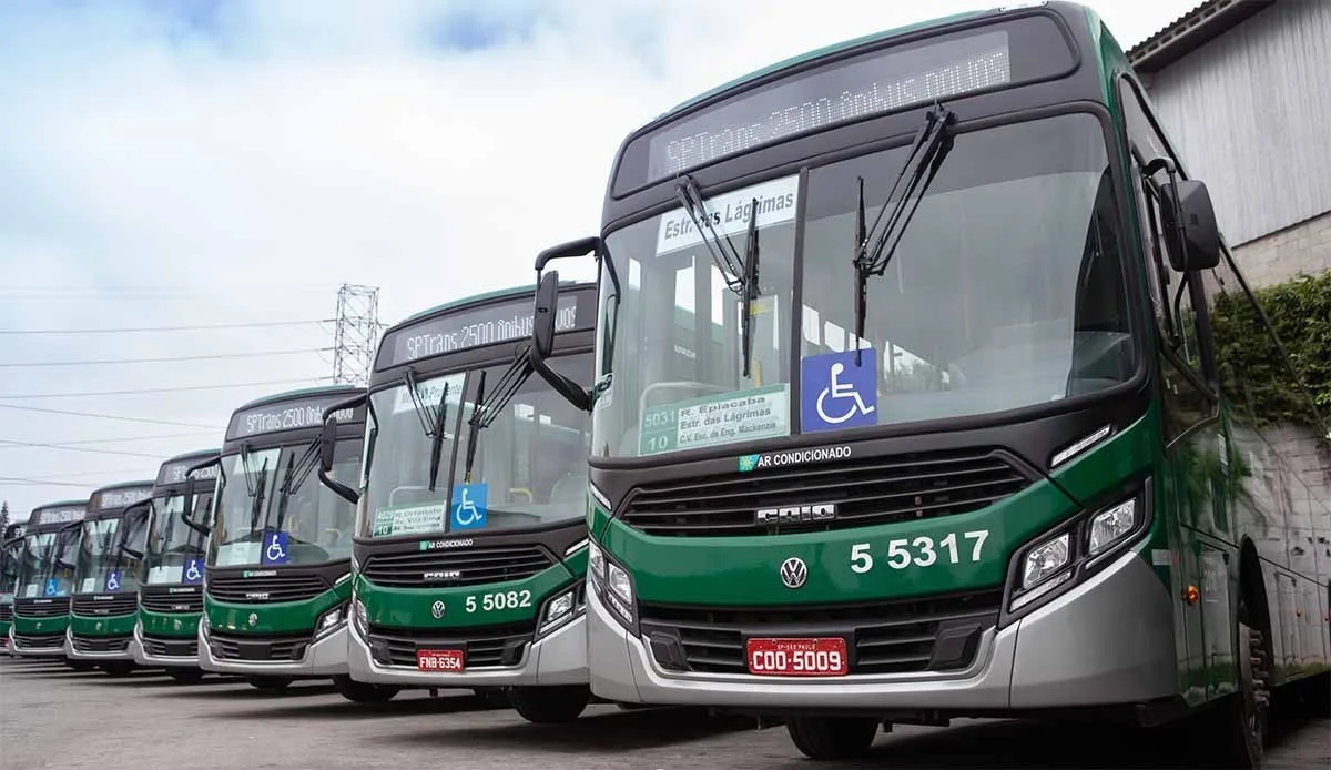 12 das 22 empresas de ônibus que operam em São Paulo são suspeitas de ligação com o PCC; veja quais são elas