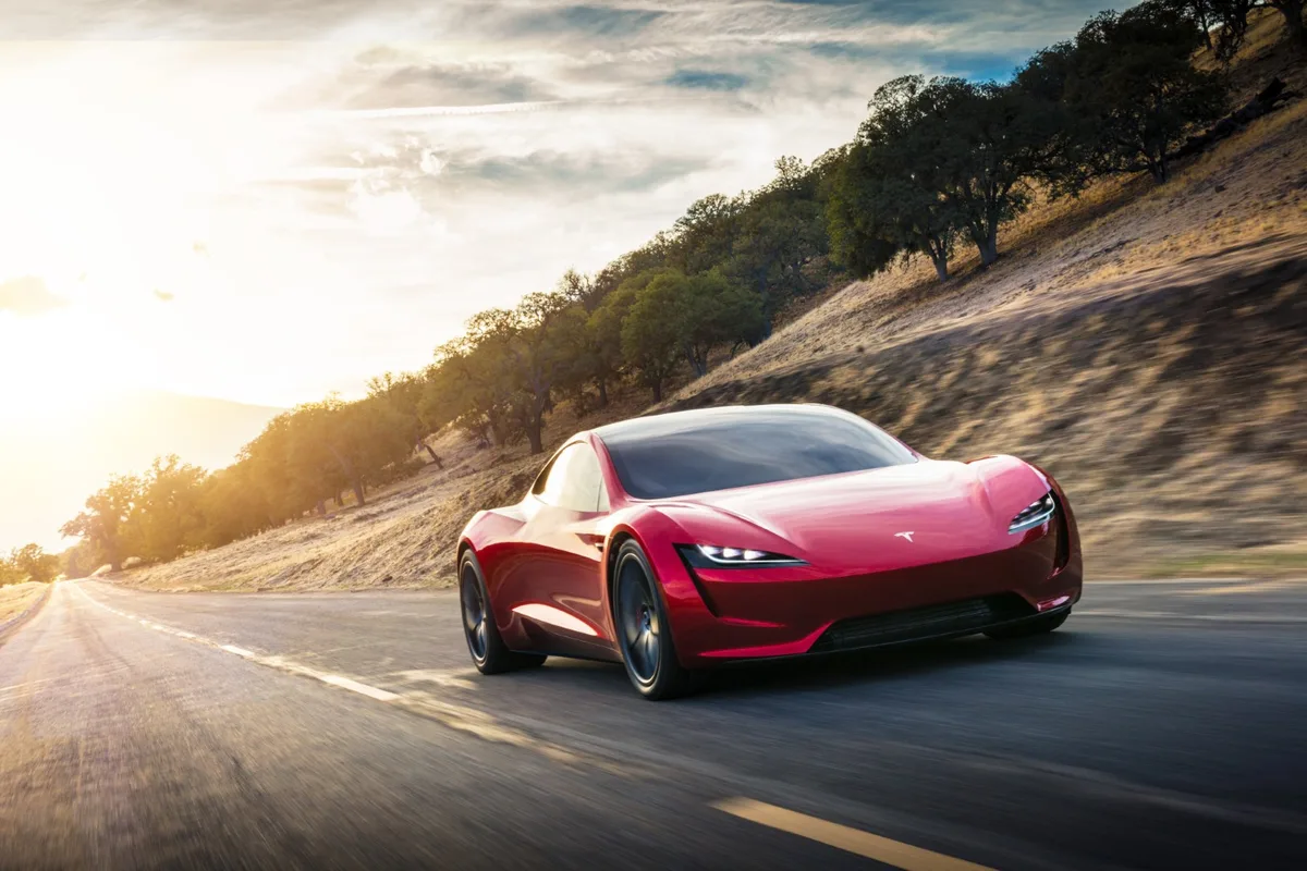 Tesla promete revelar o novo Roadster quase nove anos depois do anúncio original