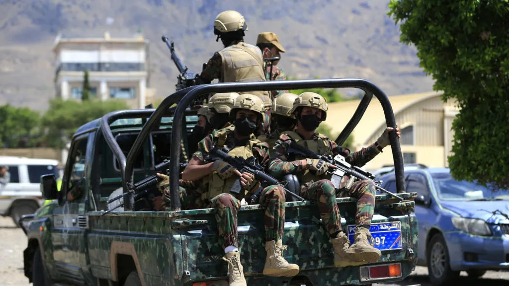 En direct : les Houthis appelés à cesser "immédiatement" leurs menaces et attaques