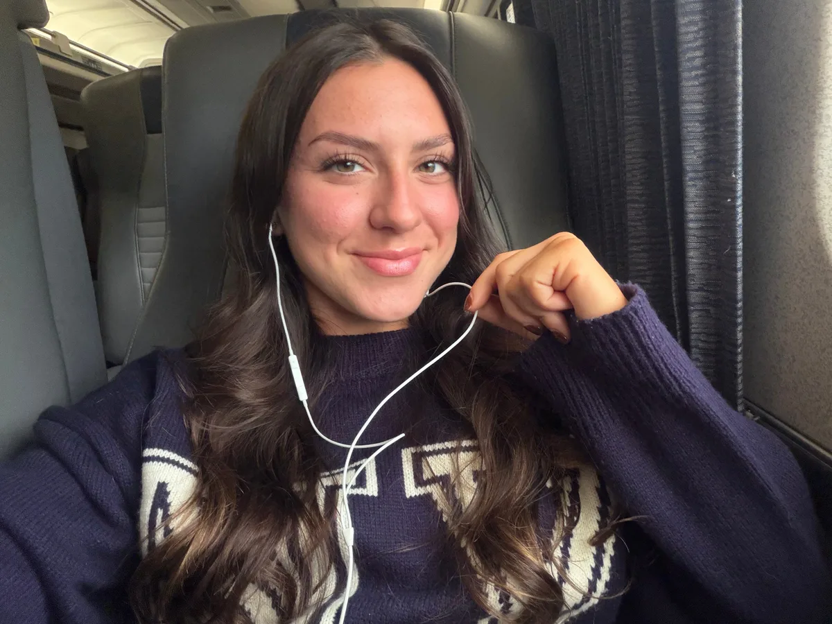 I took a 5-hour Amtrak ride with just a backpack and carry-on. There are 5 things I'm glad I packed and 3 I wish I had.