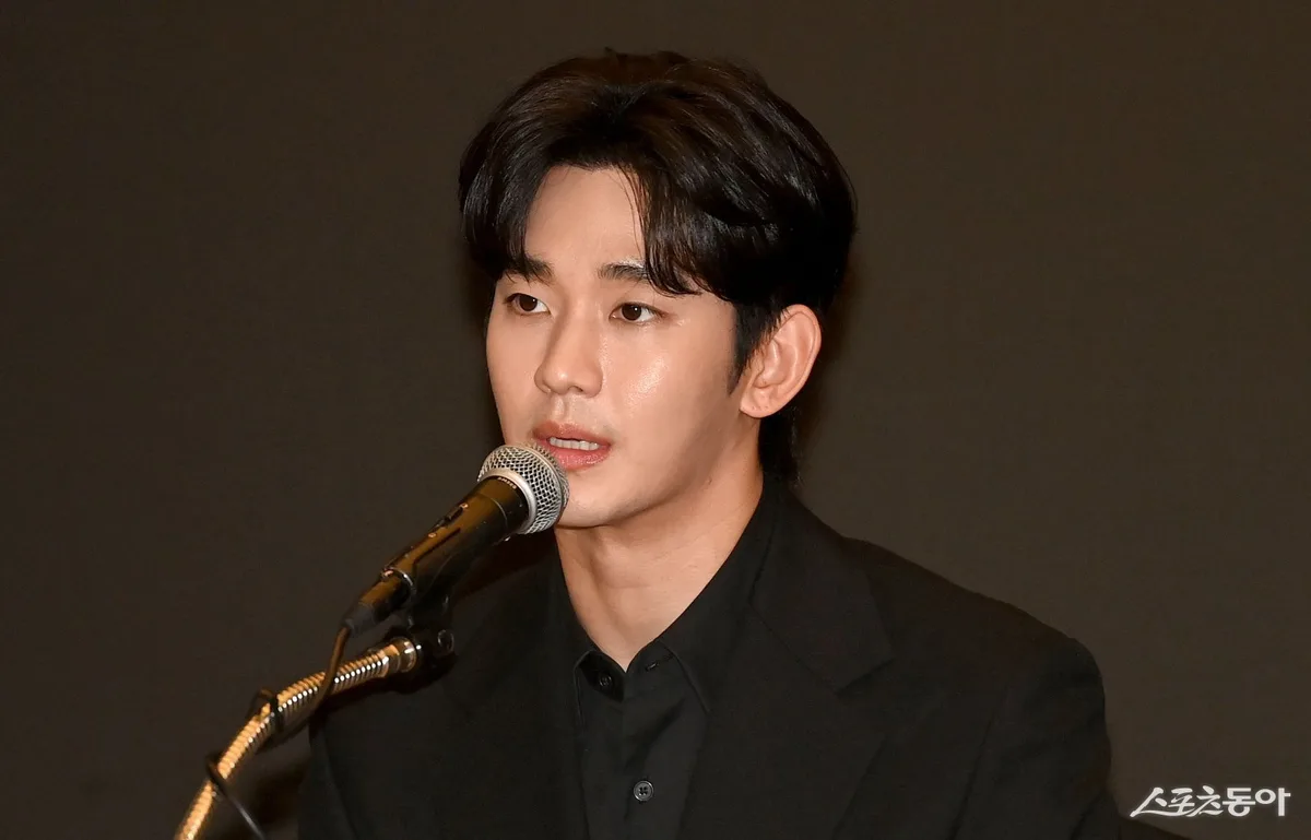 [공식] 누명 벗은 김수현, 악플러와 전쟁 선포 “법적대응”