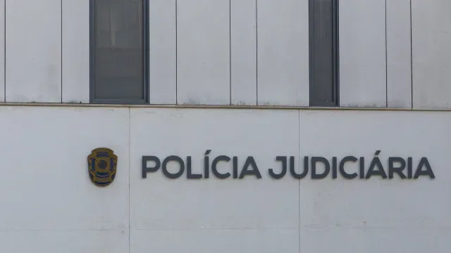 Neto detido após esfaquear avó de 88 anos em Nisa. PJ investiga