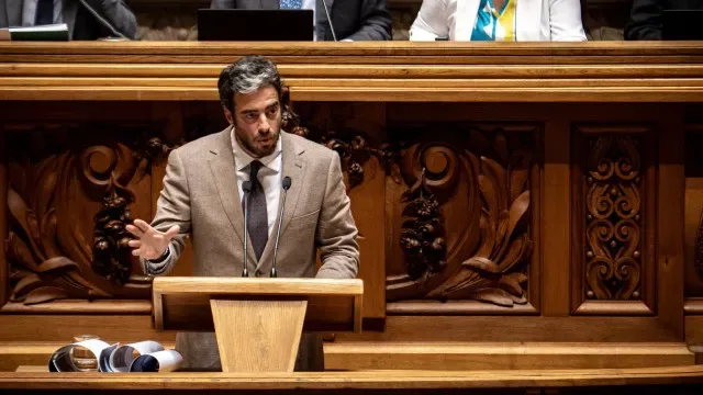 OE? Sem correções, IL alerta que voto contra é "muito provável"