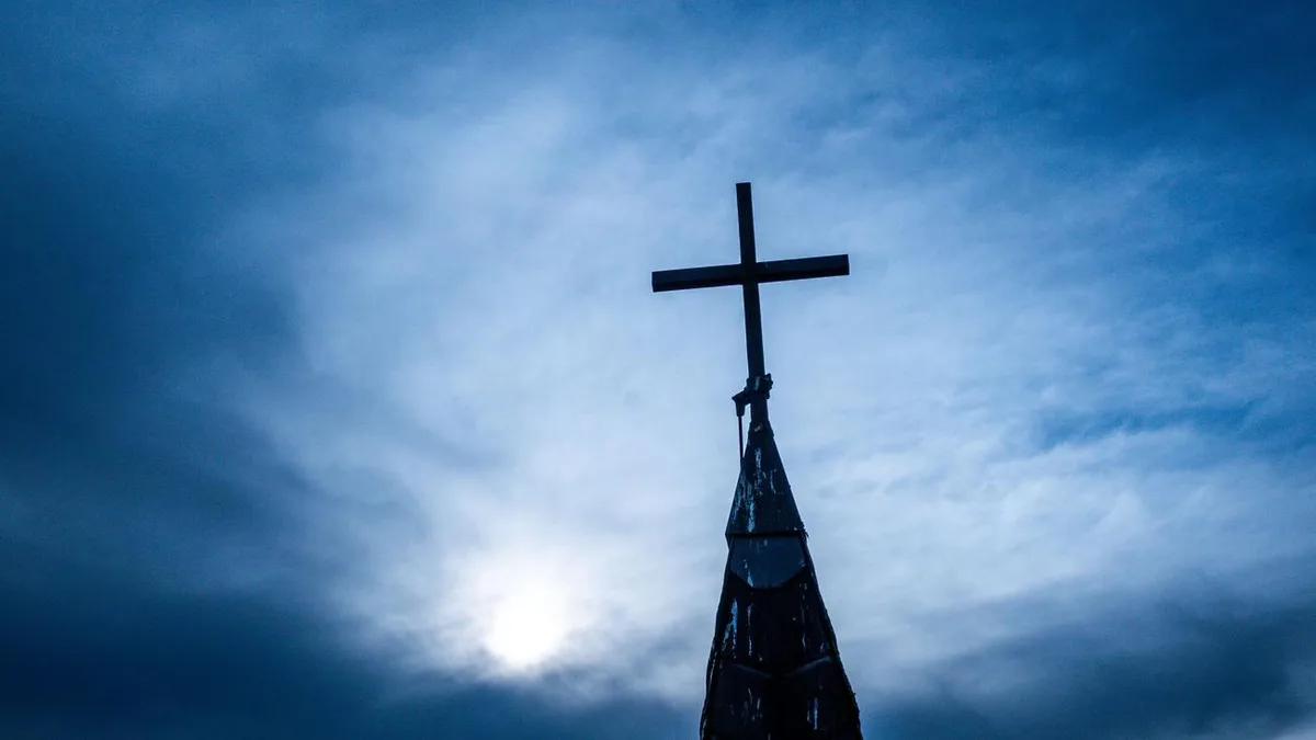 Kirche: Pfarrer gibt nach 37 Jahren auf - wegen Beziehung mit Frau