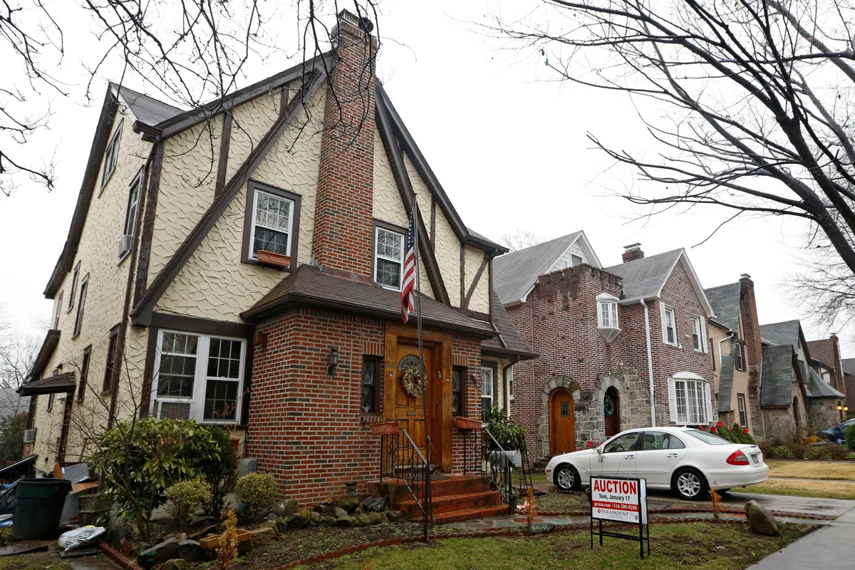 La casa de la infancia de Donald Trump en Queens se vendió por casi USD 2 millones