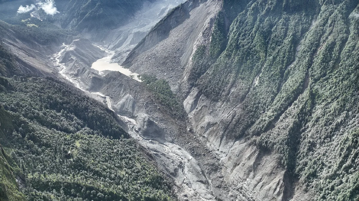 MOFA: Nearly 100 Chinese nationals missing in Nepal's disaster area