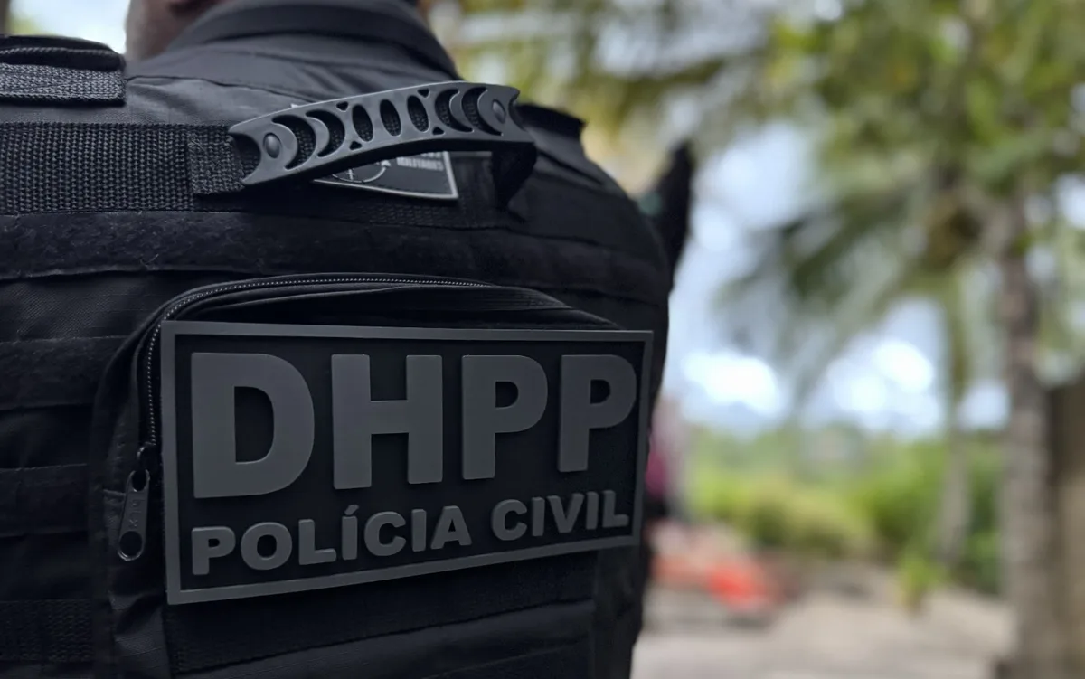 Mulher e dois filhos são executados a tiros dentro de carro na Bahia