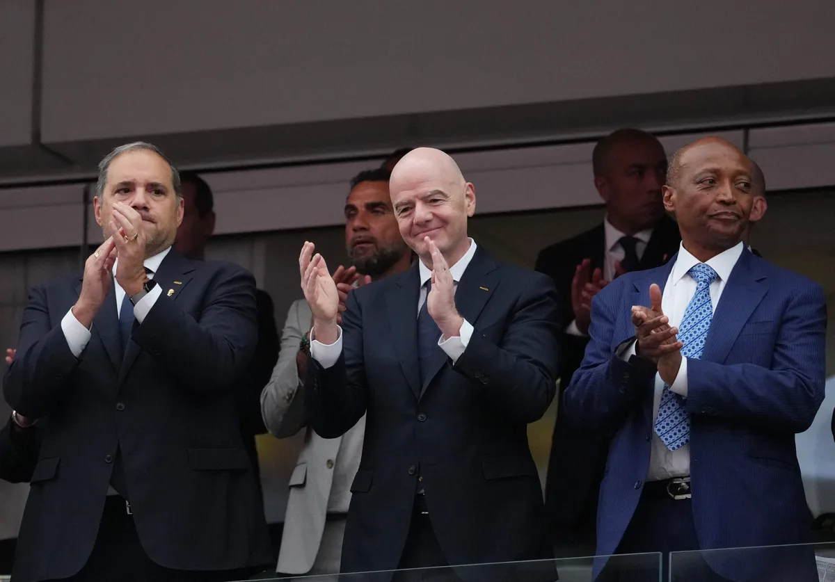 Crise na Fifa: Infantino encara rival em torneio de base, e cartola canadense tenta evitar visita
