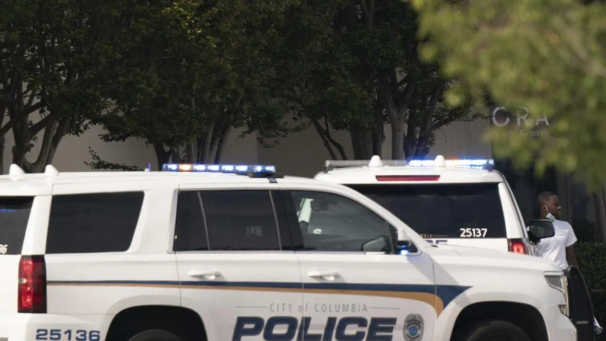 US officer dead, another injured in a shooting at park