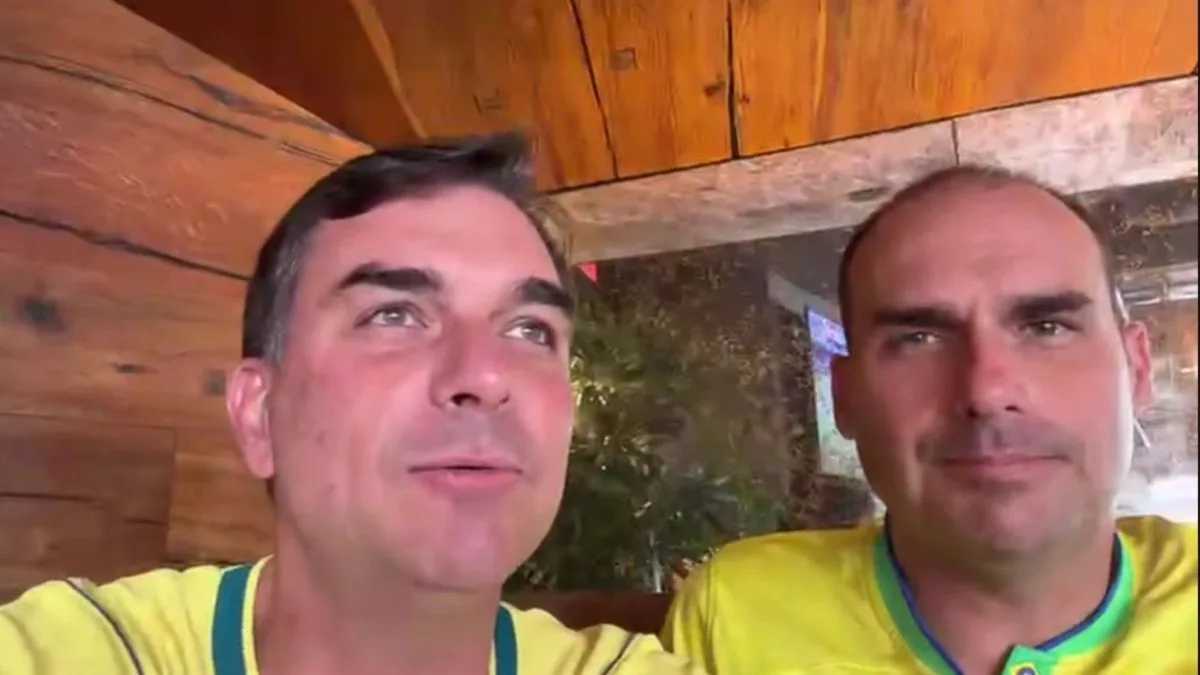 Flávio Bolsonaro admite que Eduardo errou ao agradecer tarifaço de Trump