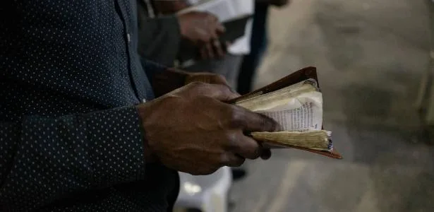 Número de candidaturas com nomes religiosos cai e é o menor desde 2010