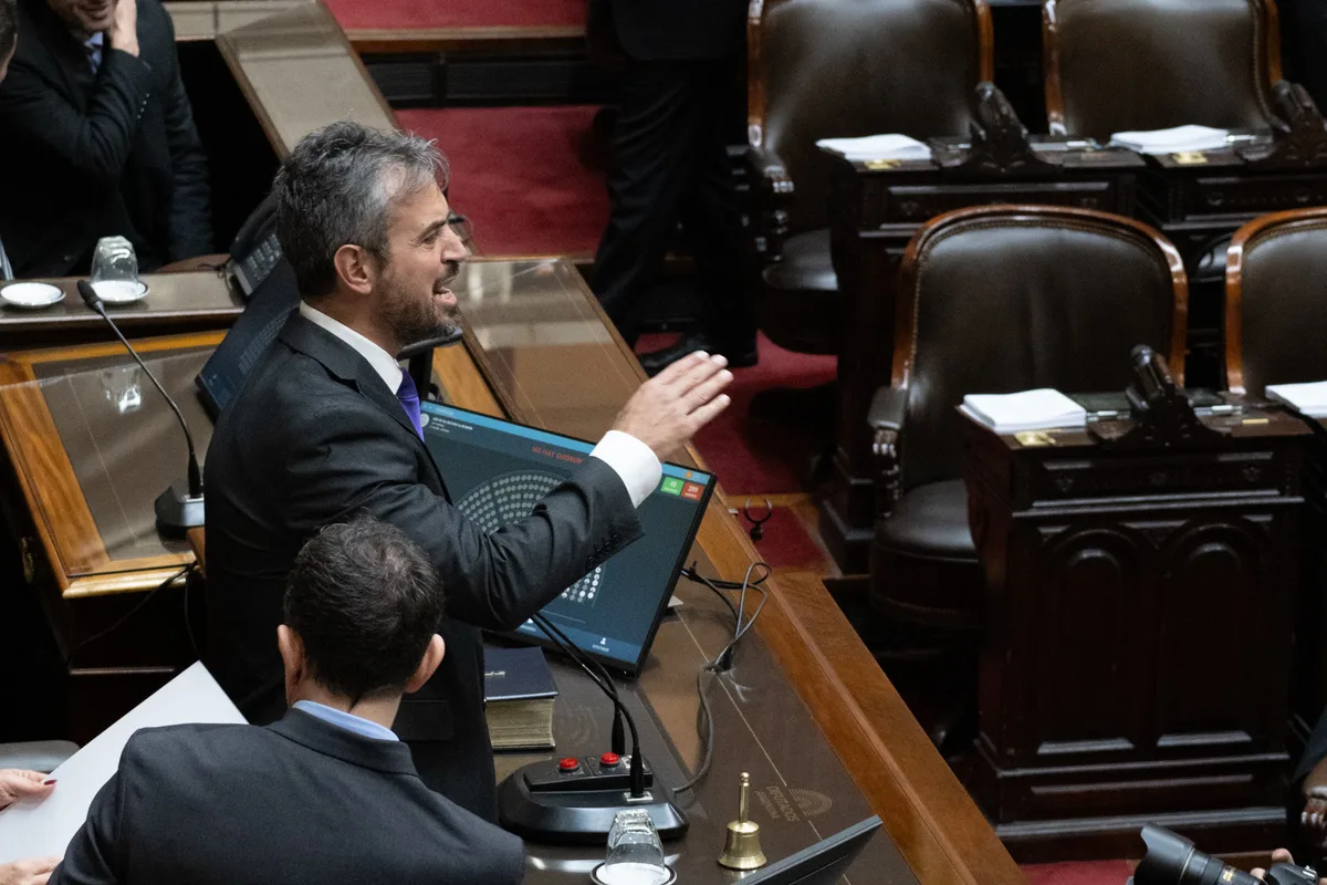 Diputados: el oficialismo logró aprobar dos proyectos clave, pero la oposición instaló el endeudamiento familiar