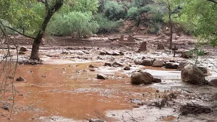 Au moins deux morts et une quinzaine de personnes recherchées après une crue soudaine dans le Grand Canyon, aux Etats-Unis