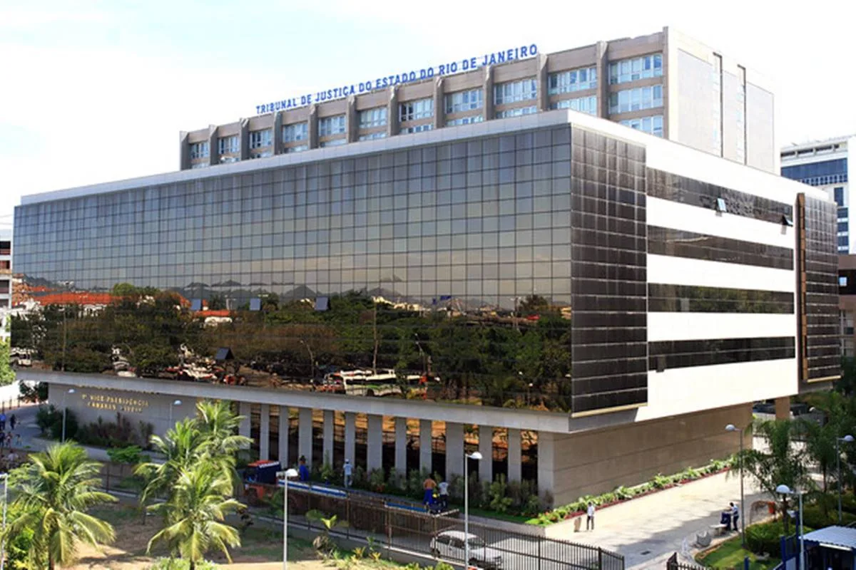 TJRJ pagou mais de R$ 100 mil a 589 magistrados em abril