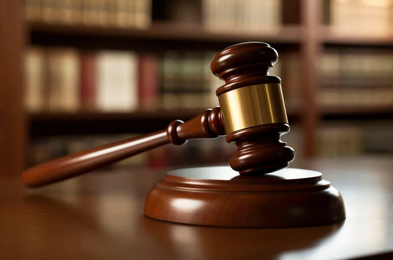 Арестовича* заочно приговорили к 11 годам колонии