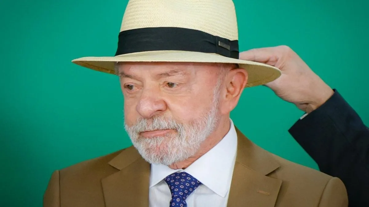 Lula publica vídeo com críticas a Flávio: “Trabalha na escala 3 X 4”