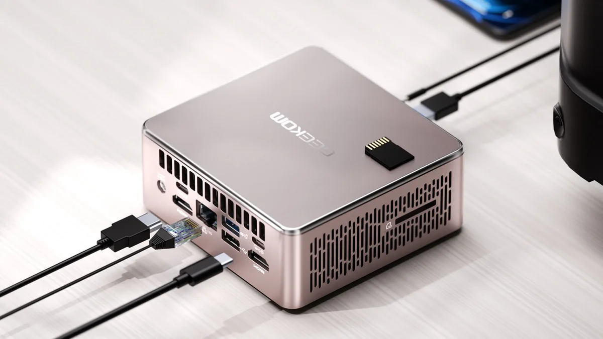 Le mini PC qui gère quatre écrans en 8K coûte moins cher qu'une carte graphique