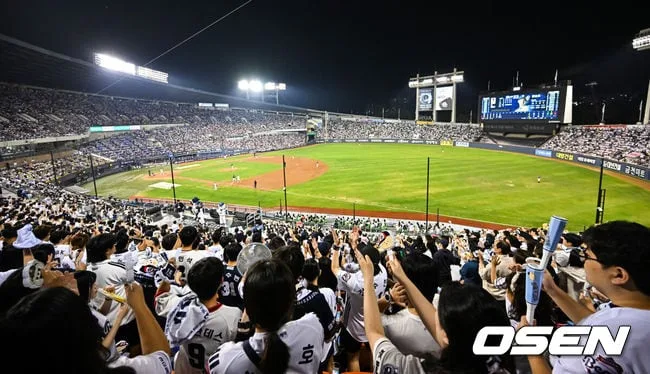 '야구 암표 팔다간 최대 50배 과징금 폭탄' KBO 포스트시즌, 경찰까지 나선다…현장 단속 강화