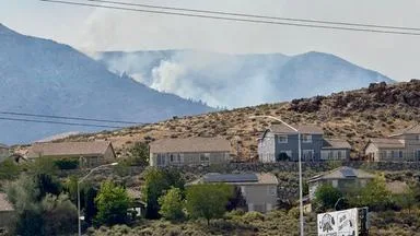 Flammen bei Reno - Zehntausende müssen fliehen
