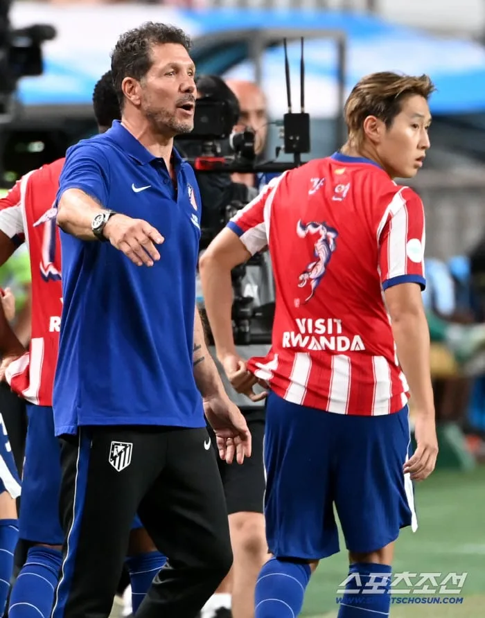 [오피셜]이럴 수가! 이강인 결국 '독박축구' 당첨…디에고 시메오네 "훌리안 알바레즈 컨디션 이슈→개막전 출전하지 않을 것"