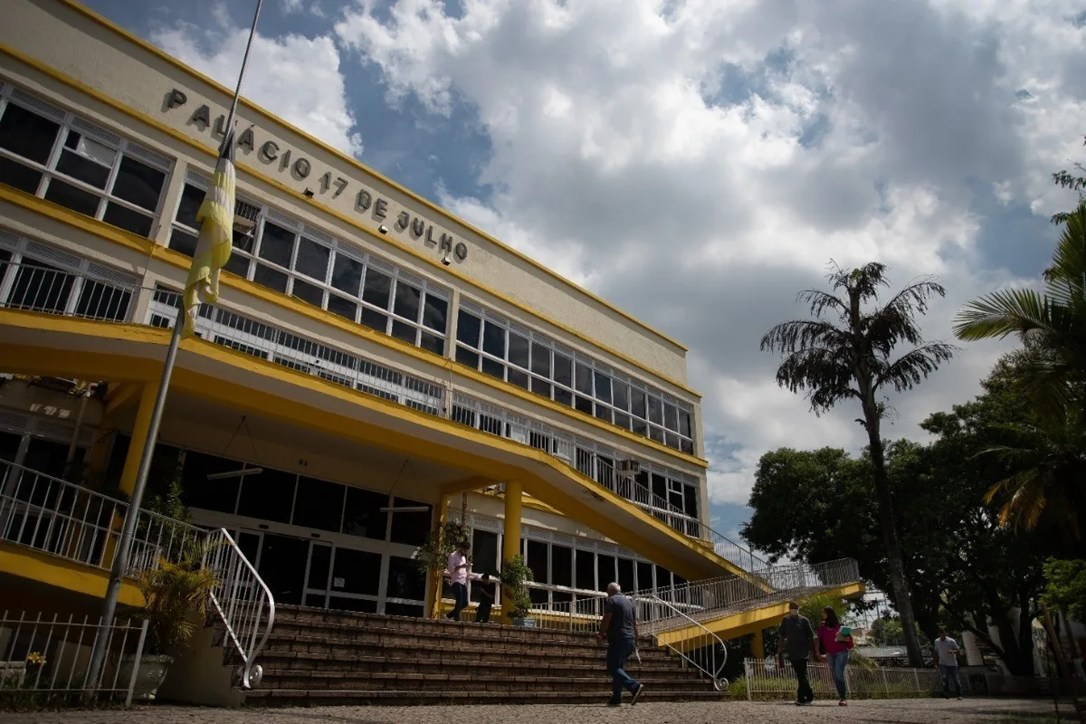 Volta Redonda anuncia concurso público com vagas para nível superior
