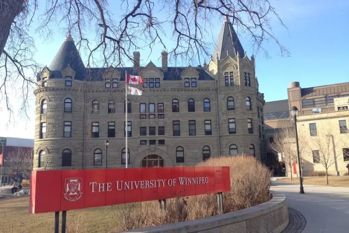 U of W Collegiate rolls out mandatory AI literacy module for students