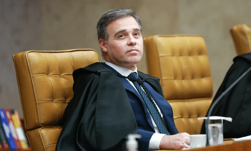 Mendonça rebate Gilmar sobre sessão e diz que crítica tenta ‘constranger o julgador’