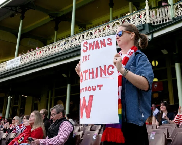 Sydney Swans fans turn out in record numbers for AFLW match but hundreds walk out before men’s fixture