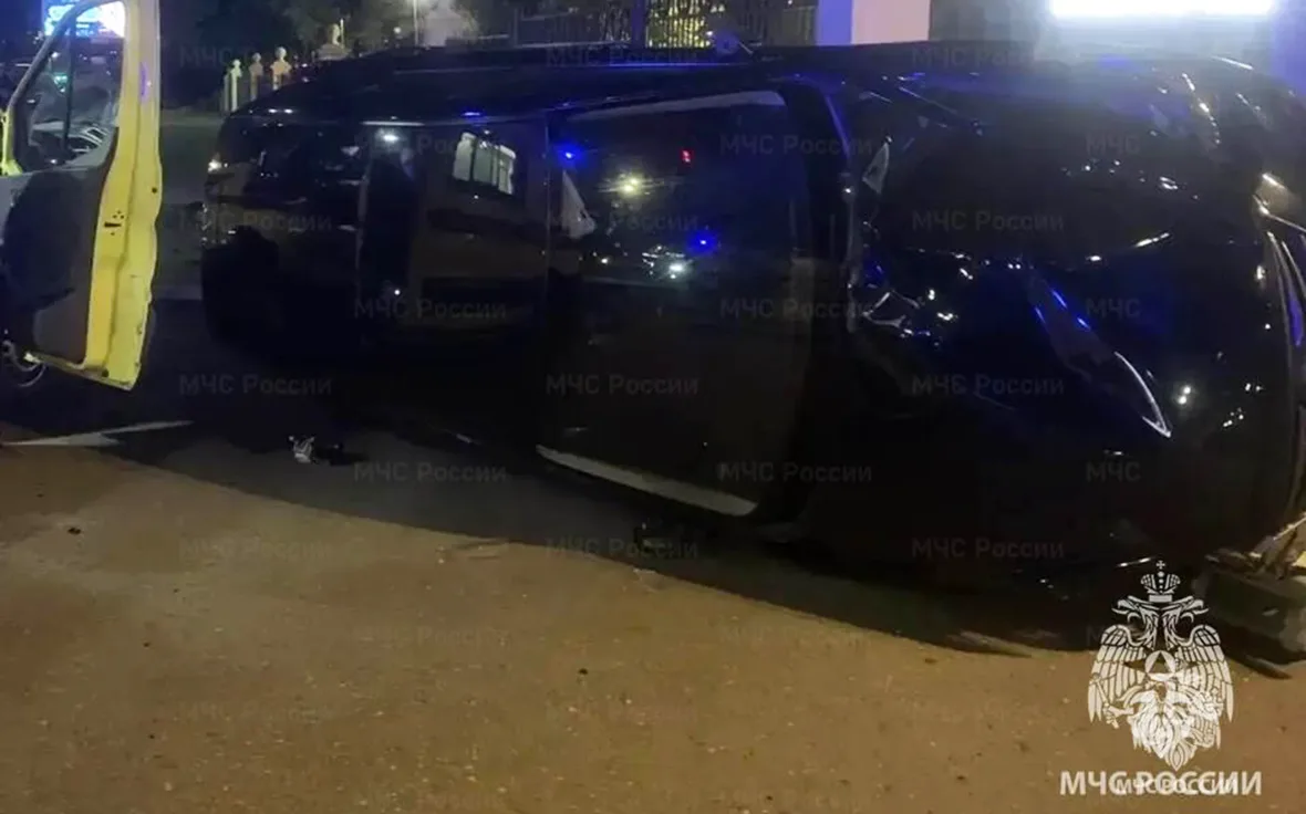 В Нижнем Новгороде автомобиль влетел в остановку