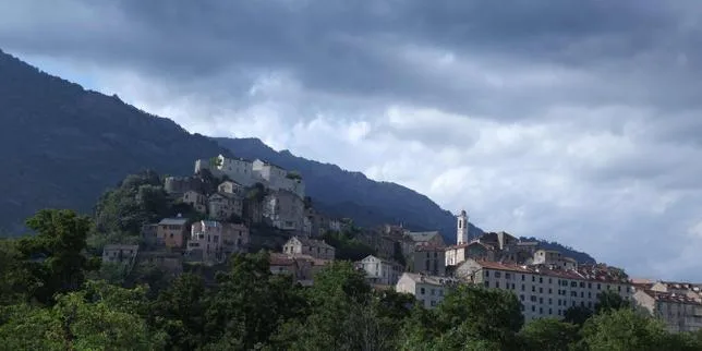 Orages : un incendie, probablement déclenché par la foudre, a entraîné 200 évacuations spontanées en Corse