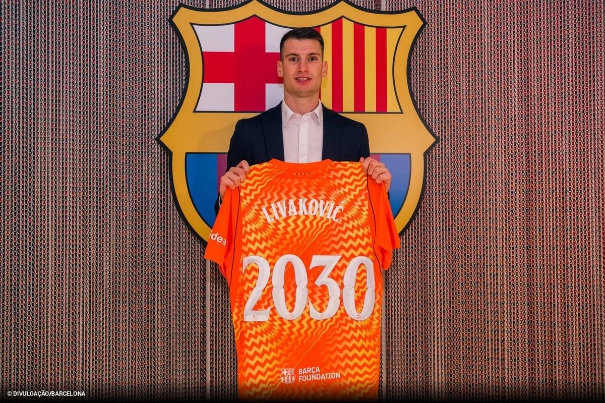 Algoz do Brasil na Copa de 2022, goleiro é anunciado pelo Barcelona